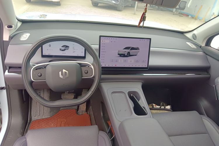 Used Leapmotor C10 2024 530 Smart Edition Center Console
