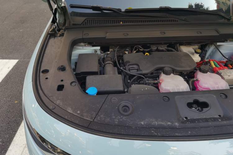 Used Leapmotor C10 2024 210 LiDAR Version Engine Bay Right