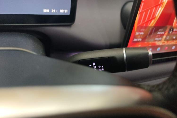Used Leapmotor C10 2024 530 LiDAR Edition Gear Lever