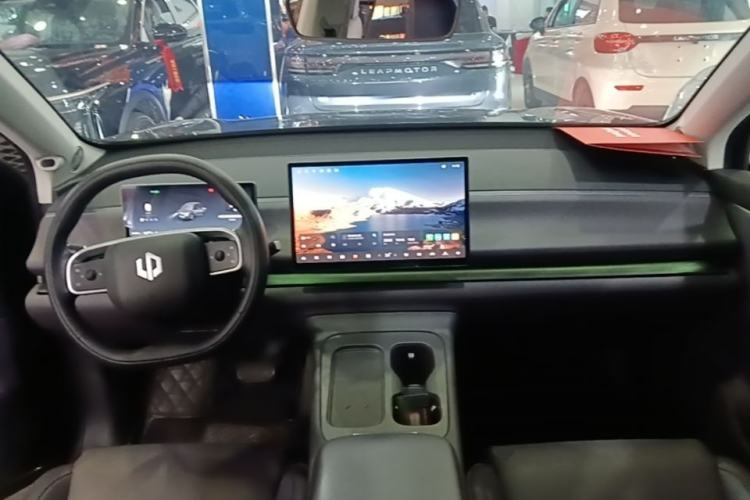 Used Leapmotor C10 2024 530 Comfort Edition Center Console