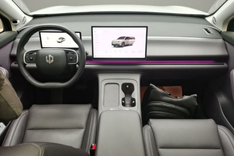 Used Leapmotor C10 2024 530 Smart Edition Center Console