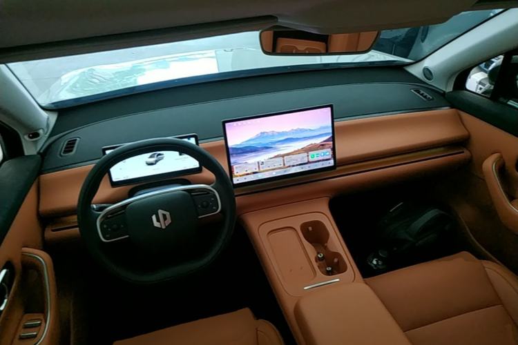 Used Leapmotor C10 2024 530 Smart Edition Center Console