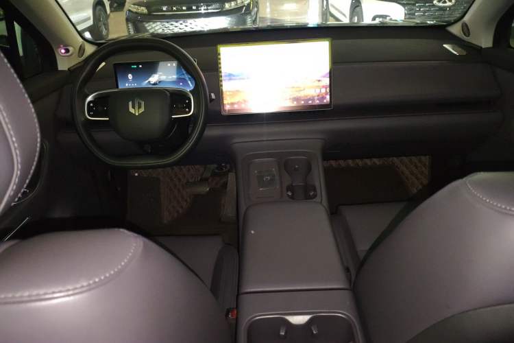 Used Leapmotor C10 2024 530 Smart Edition Center Console