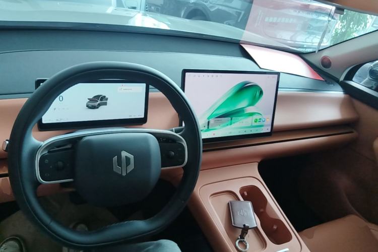 Used Leapmotor C10 2024 530 Smart Edition Center Console