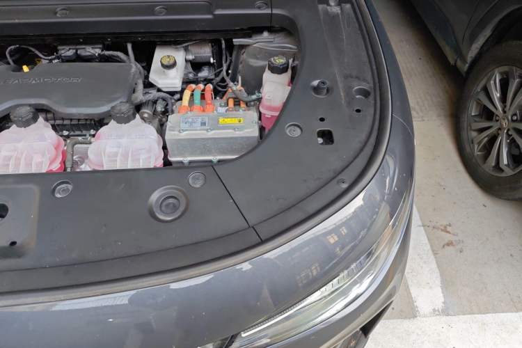Used Leapmotor C10 2024 210 LiDAR Version Engine Bay Left