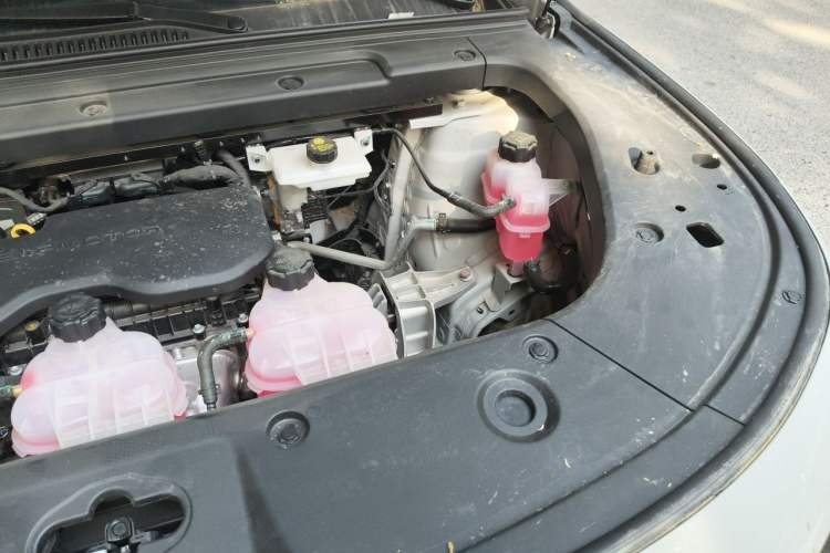 Used Leapmotor C10 2024 210 LiDAR Version Engine Bay Left
