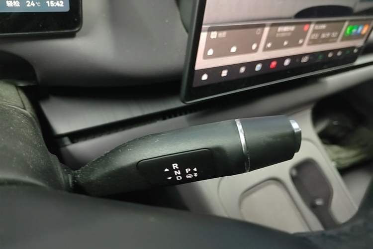 Used Leapmotor C10 2024 530 Comfort Edition Gear Lever