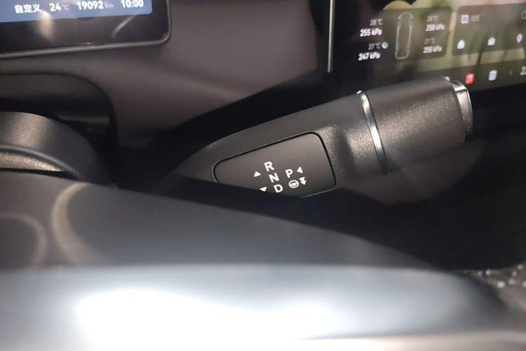 Used Leapmotor C10 2024 210 LiDAR Version Gear Lever