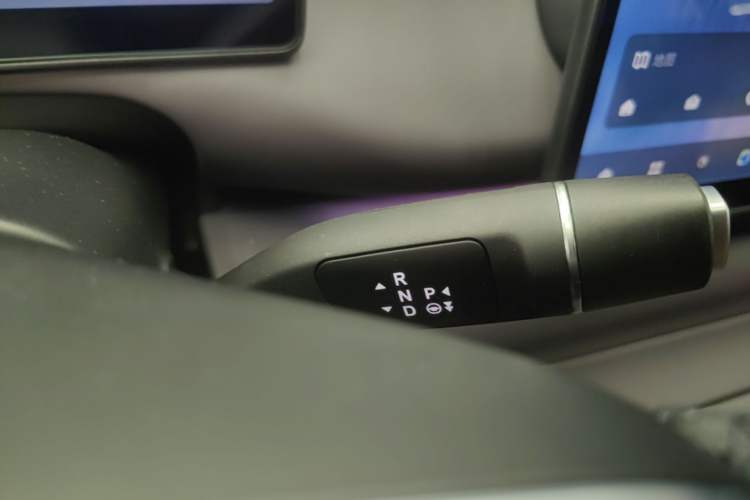 Used Leapmotor C10 2024 530 Smart Edition Gear Lever