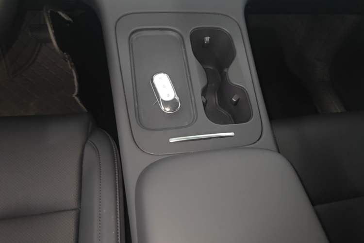 Used Leapmotor C10 2024 410 Comfort Edition Gear Lever