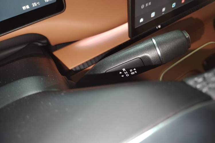 Used Leapmotor C10 2024 210 Smart Edition Gear Lever