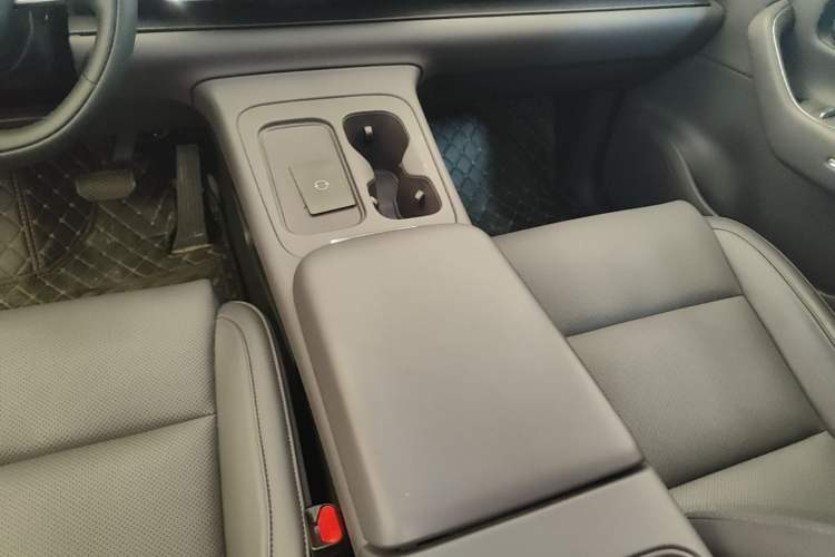 Used Leapmotor C10 2024 530 LiDAR Edition Gear Lever