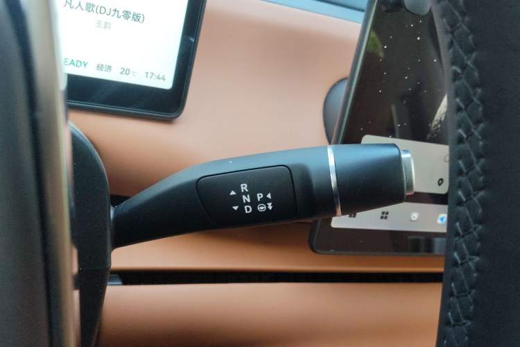 Used Leapmotor C10 2024 530 Smart Edition Gear Lever