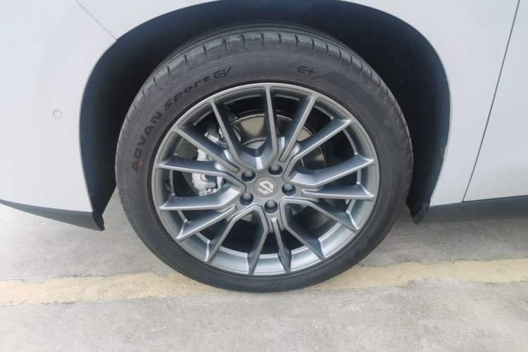 Used Leapmotor C10 2024 530 Smart Edition Left Front Wheel Hub