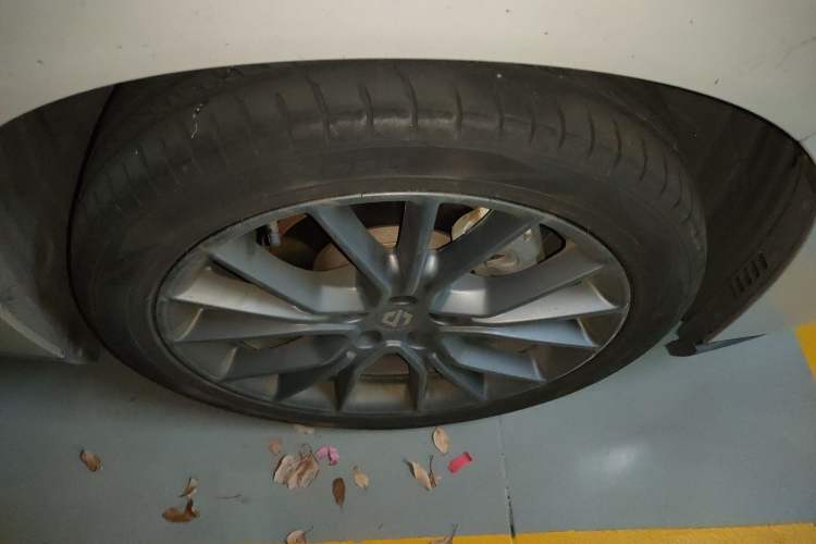Used Leapmotor C10 2024 210 LiDAR Version Right Front Wheel Hub