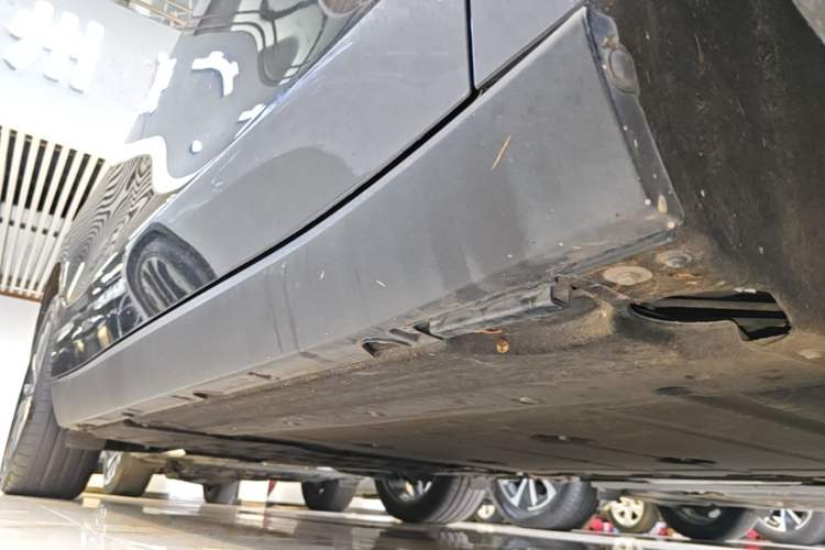 Used Leapmotor C10 2024 210 Smart Edition Right Side Sill