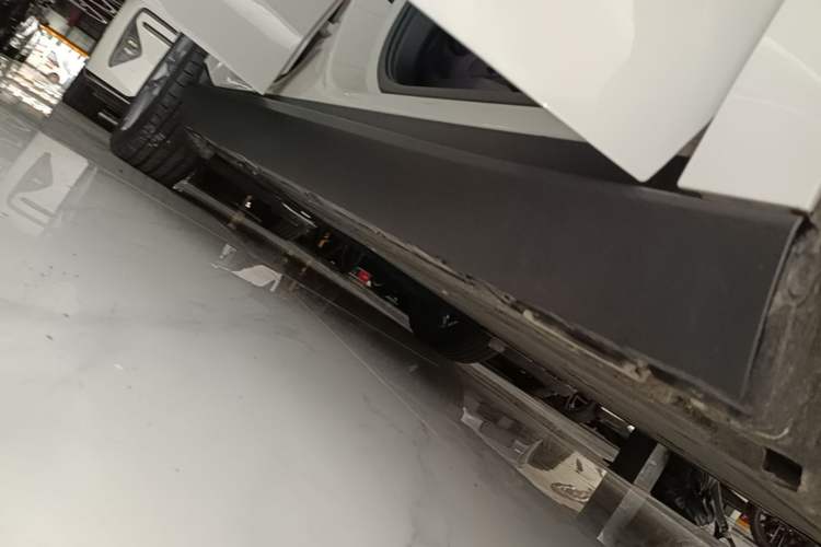 Used Leapmotor C10 2024 210 LiDAR Version Right Side Sill