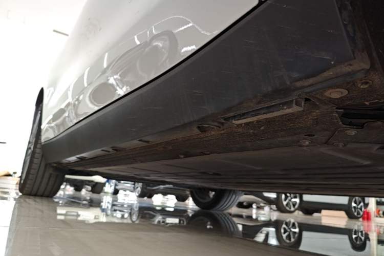 Used Leapmotor C10 2024 530 Smart Edition Right Side Sill
