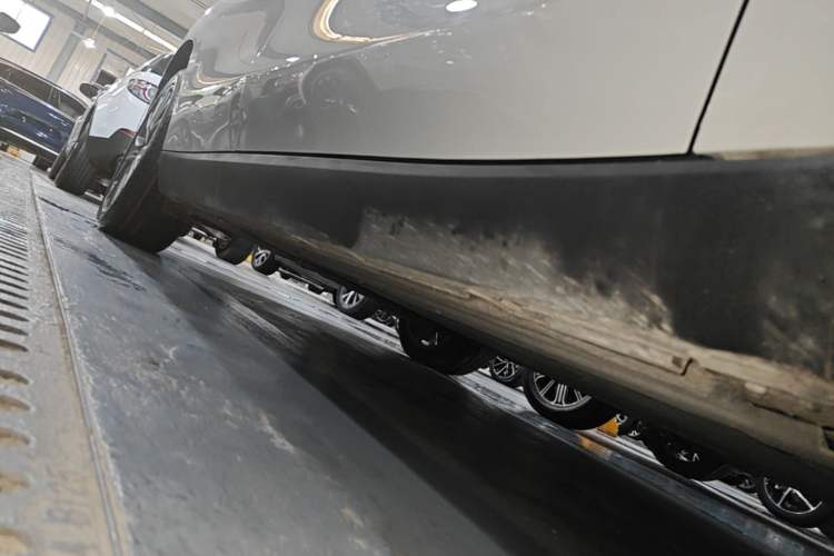 Used Leapmotor C10 2024 210 Smart Edition Right Side Sill