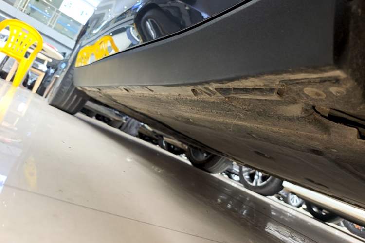 Used Leapmotor C10 2024 210 Smart Edition Right Side Sill
