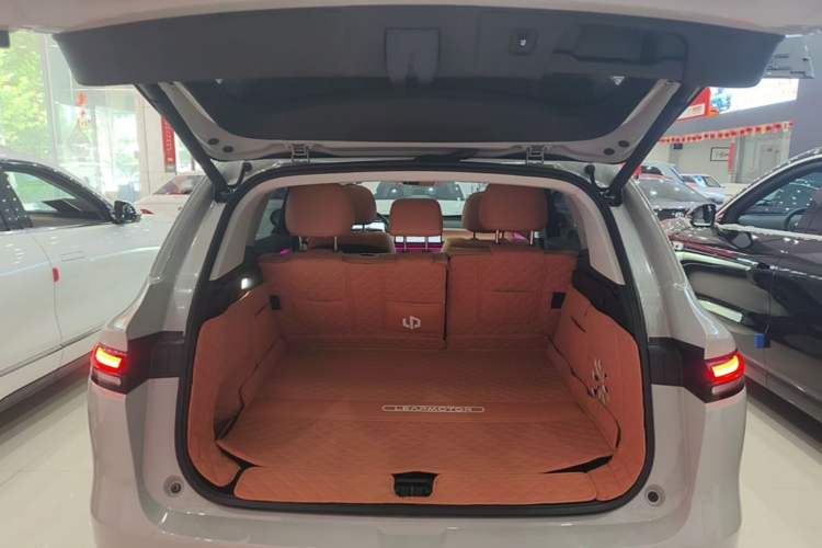 Used Leapmotor C10 2024 530 Smart Edition Trunk