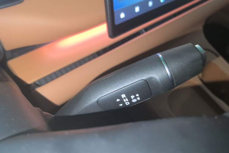 Used Leapmotor C10 2024 410 Comfort Edition Gear Lever