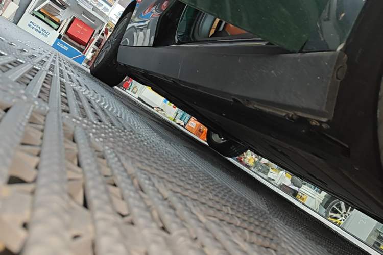 Used Leapmotor C10 2024 210 Smart Edition Right Side Sill