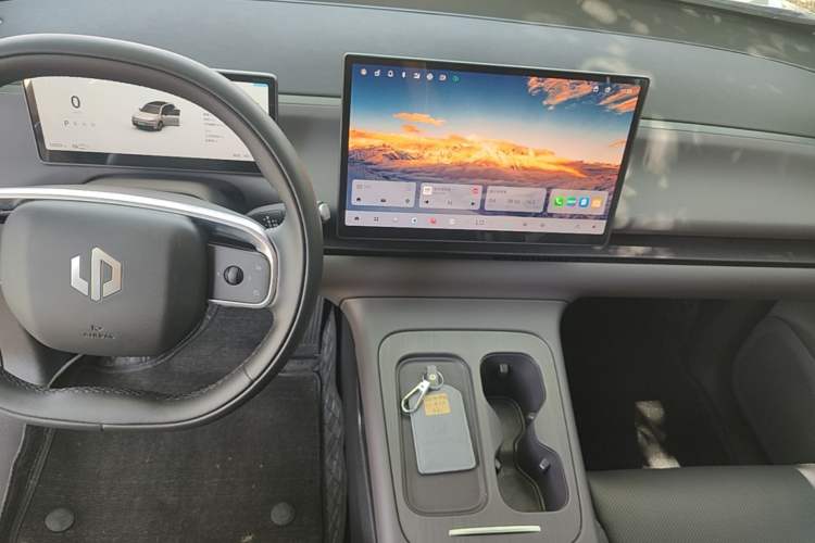 Used Leapmotor C10 2024 530 Smart Edition Center Console
