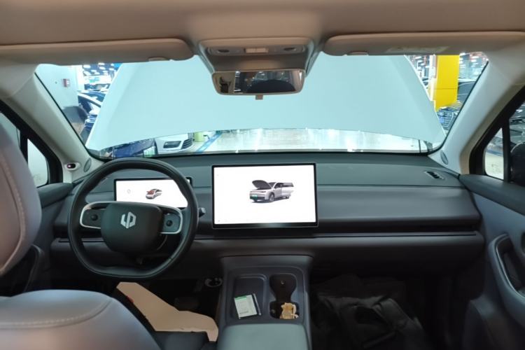 Used Leapmotor C10 2024 530 Smart Edition Center Console