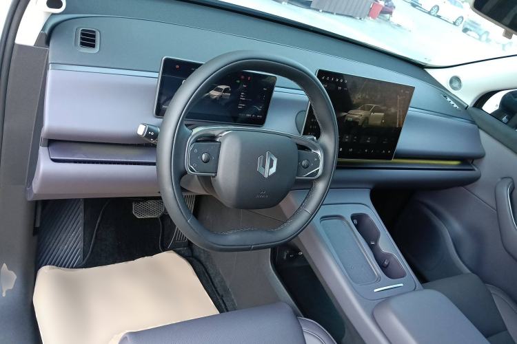 Used Leapmotor C10 2024 530 Comfort Edition Center Console