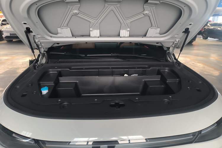 Used Leapmotor C10 2024 530 LiDAR Edition Engine Bay