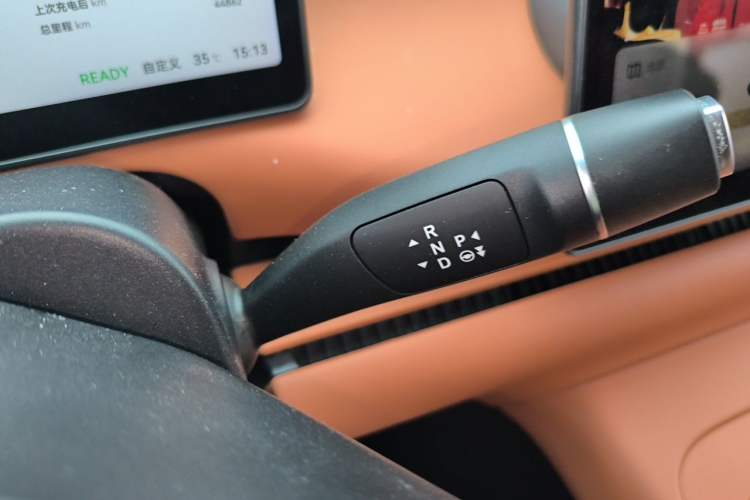 Used Leapmotor C10 2024 530 Smart Edition Gear Lever