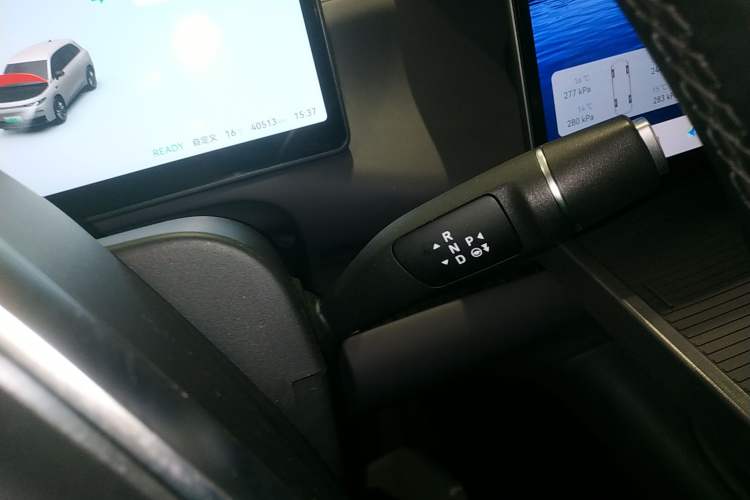 Used Leapmotor C10 2024 210 Comfort Edition Gear Lever