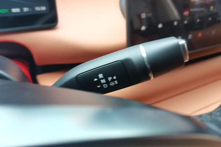 Used Leapmotor C10 2024 530 Smart Edition Gear Lever