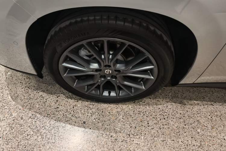 Used Leapmotor C10 2024 530 LiDAR Edition Left Front Wheel Hub