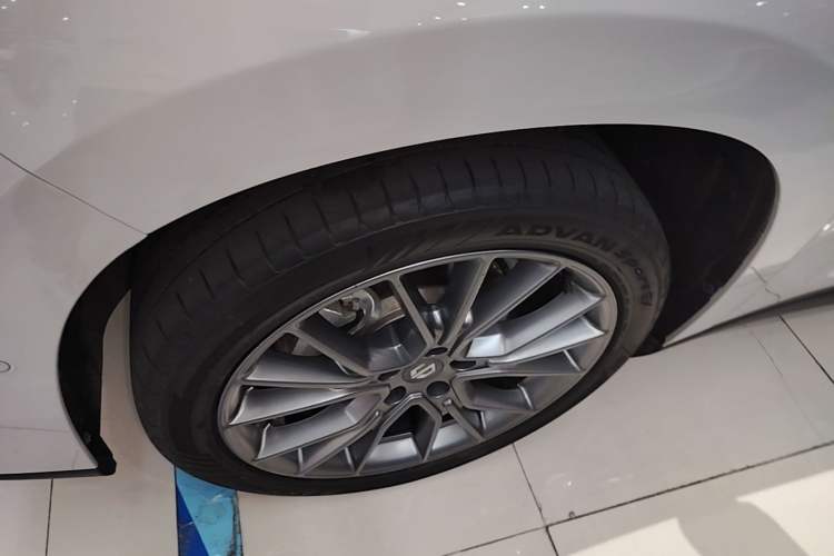 Used Leapmotor C10 2024 530 LiDAR Edition Left Front Wheel Hub