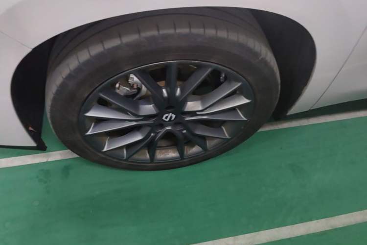 Used Leapmotor C10 2024 530 Comfort Edition Left Front Wheel Hub