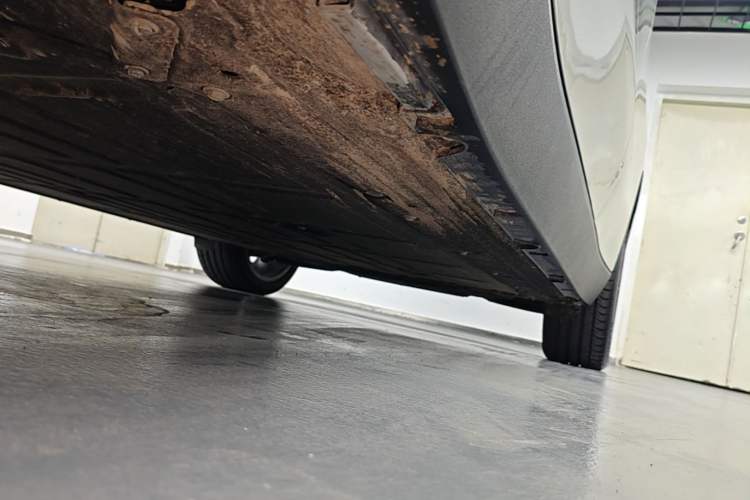 Used Leapmotor C10 2024 530 LiDAR Edition Left Side Sill