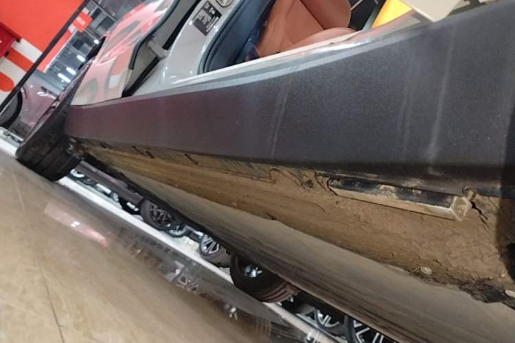 Used Leapmotor C10 2024 530 Smart Edition Right Side Sill