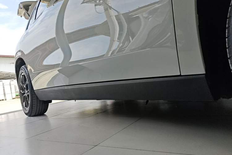 Used Leapmotor C10 2024 410 Comfort Edition Right Side Sill