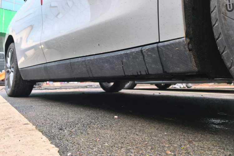 Used Leapmotor C10 2024 530 Comfort Edition Right Side Sill