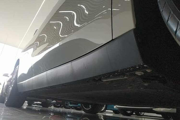 Used Leapmotor C10 2024 530 Smart Edition Right Side Sill