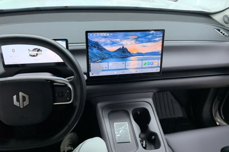 Used Leapmotor C10 2024 530 LiDAR Edition Center Console
