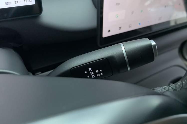 Used Leapmotor C10 2024 530 LiDAR Edition Gear Lever
