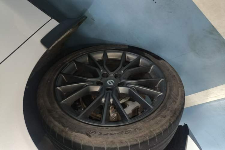 Used Leapmotor C10 2024 530 LiDAR Edition Left Front Wheel Hub