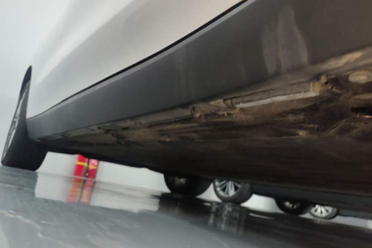 Used Leapmotor C10 2024 530 Smart Edition Right Side Sill