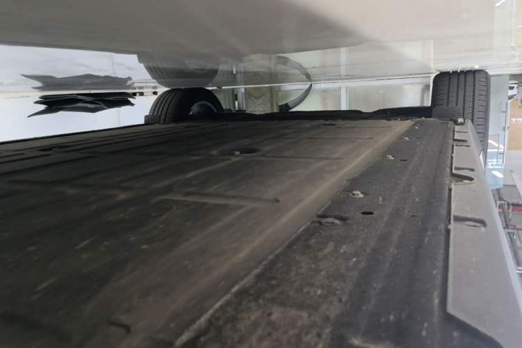 Used Leapmotor C10 2024 530 LiDAR Edition Right Side Sill