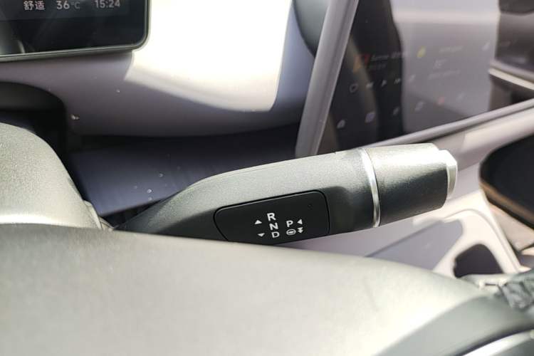 Used Leapmotor C10 2026 605 Enjoyment Edition Gear Lever