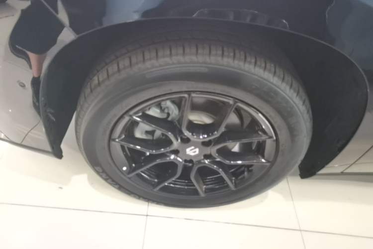 Used Leapmotor C10 2026 210 Joyful Edition Left Front Wheel Hub