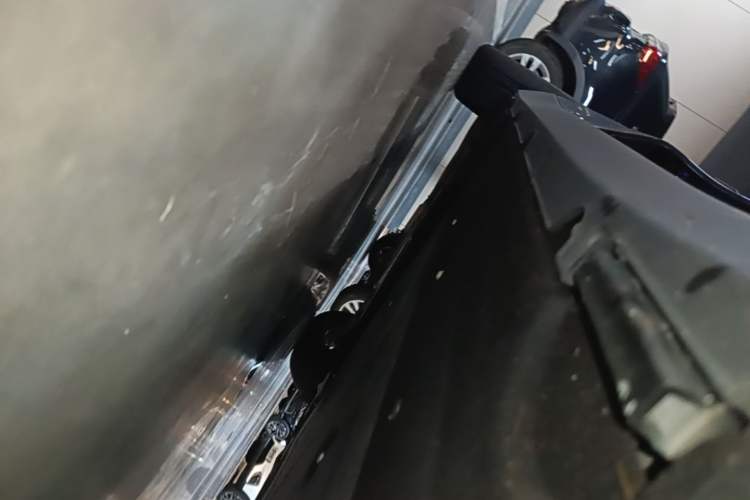 Used Leapmotor C10 2026 210 Joyful Edition Right Side Sill
